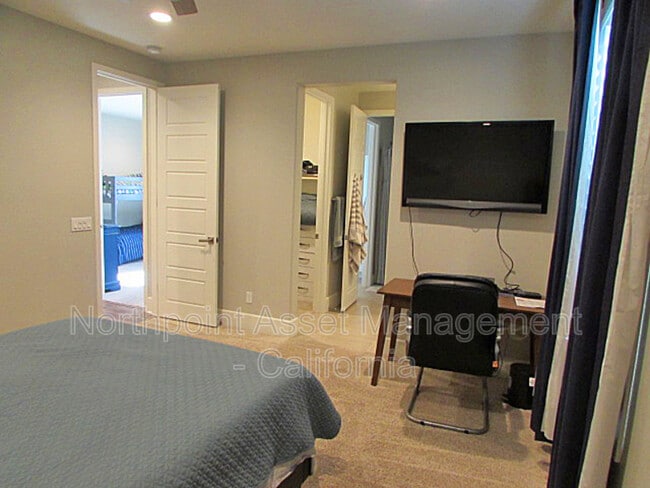 Building Photo - 1315 Catalpa