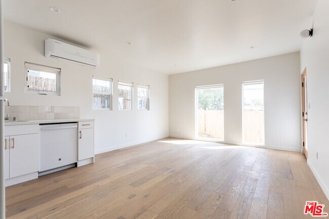 Foto del edificio - 3611 Bellevue Ave