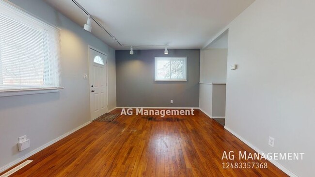 Foto del edificio - 700 Emerson Ave