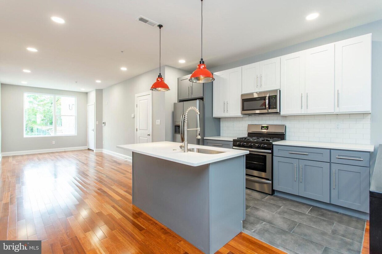 Foto principal - 1646 N Marshall St