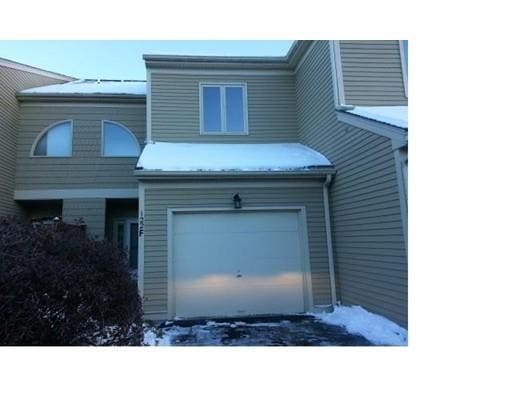 Primary Photo - 122 Broadmeadow St