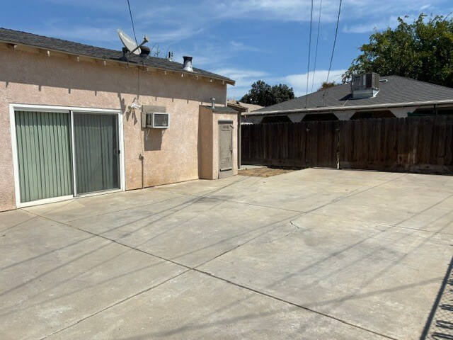 Foto del edificio - 2717 McAdoo Ave