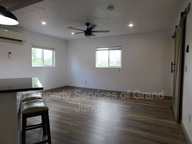 Building Photo - 1002 Santa Clara Ave