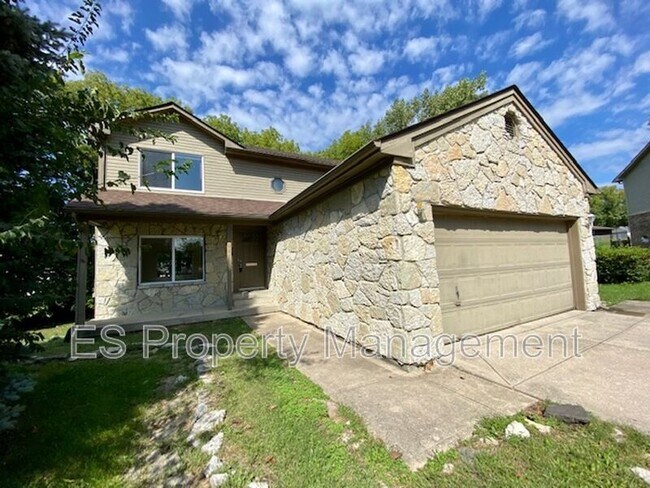 Foto del edificio - 6879 Oak Lake Dr