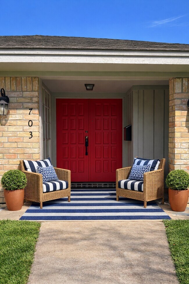 Foto del edificio - 703 Bayview Dr