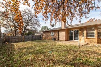 Building Photo - 1112 Autumn Oak Dr