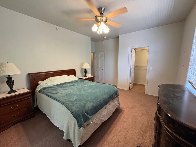 Foto del edificio - 2374 W Cripple Creek Dr