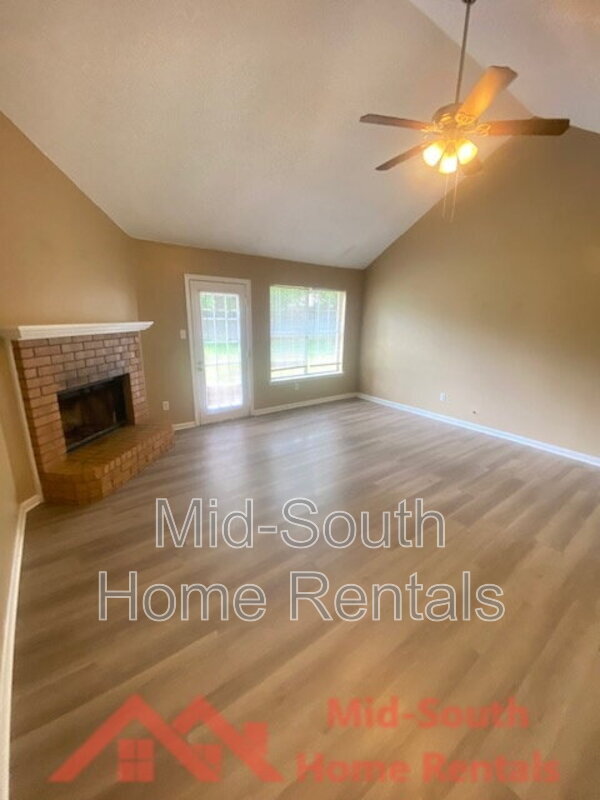 Foto del edificio - 4417 Willow Springs Cove