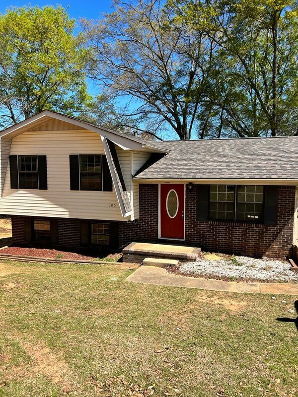 Primary Photo - 305 Harris Ave