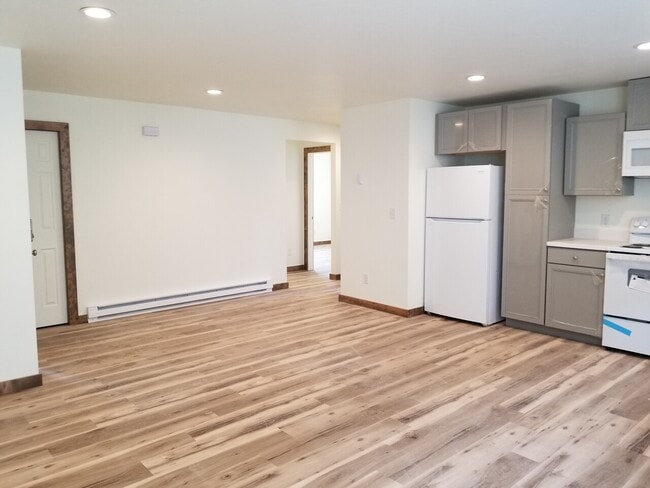 Building Photo - Jump Acres