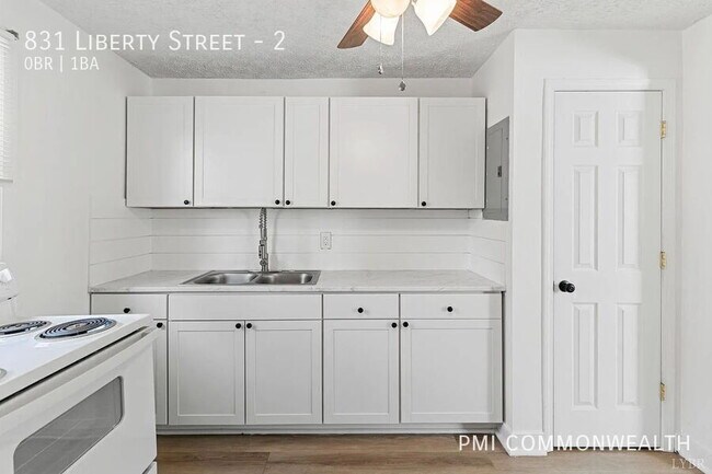 Building Photo - 831 Liberty St