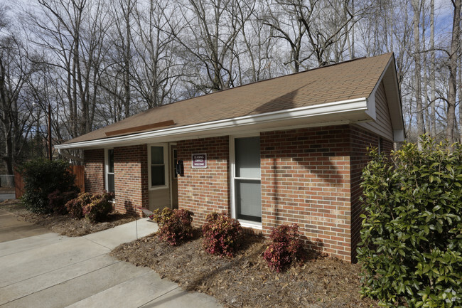 Building Photo - Woodstream Apartments