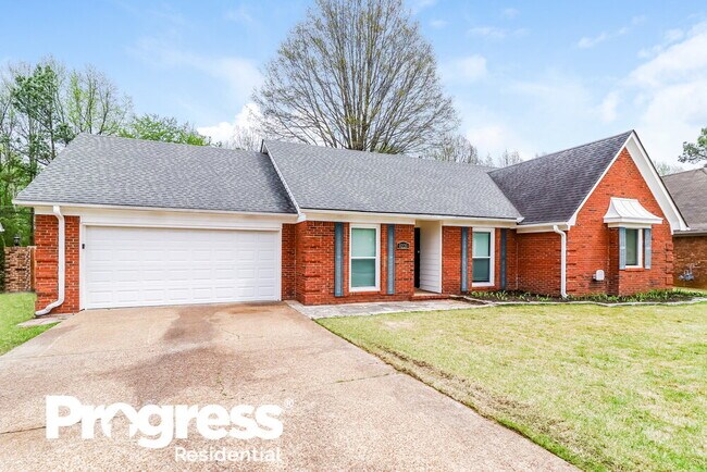 Building Photo - 8220 Creekside Cir N