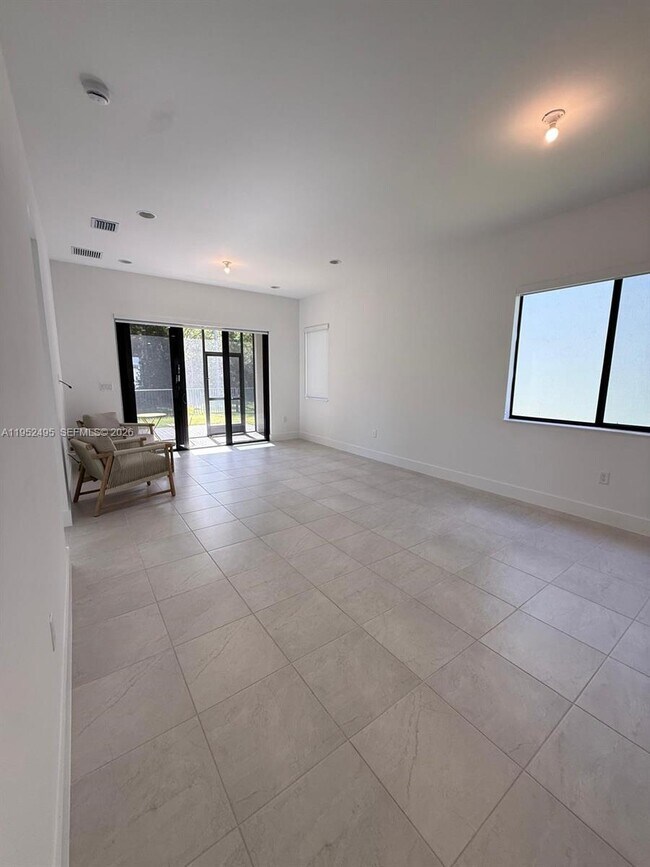 Foto del edificio - 5816 Agostino Way