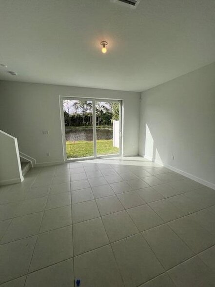 Foto del edificio - 5387 Flannigan Wy