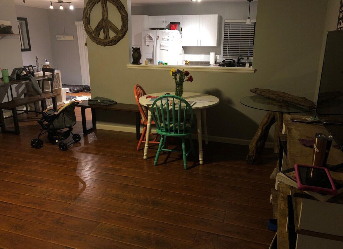 Foto del edificio - 8340 Angela Ct