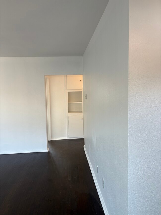 Living Rm to Hallway - 10929 Buford Ave