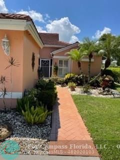 Foto del edificio - 5758 Royal Lake Cir