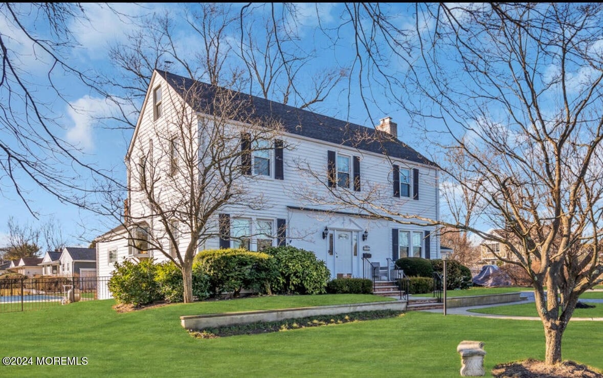 55 Pinewood Ave  