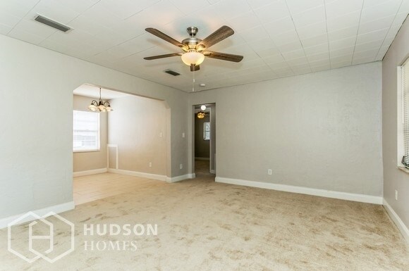 Foto del edificio - NOW AVAILABLE! - 227 Thomas Ave, Frostproo...