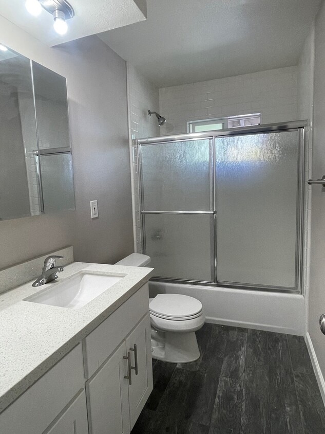 Building Photo - 7344/3