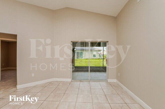 Building Photo - 368 Camellia Ct