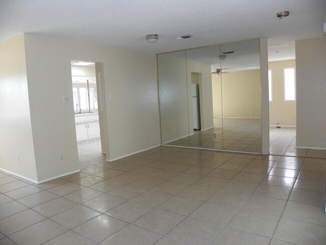 Foto del edificio - 11408 Lexington Ave NE