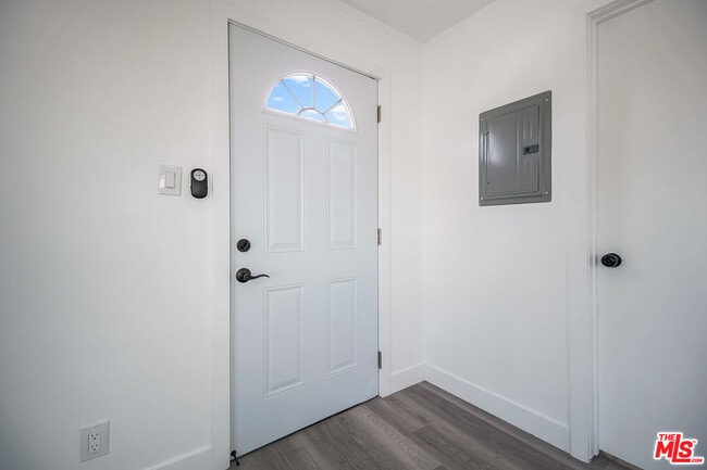 Building Photo - 1217 9th St