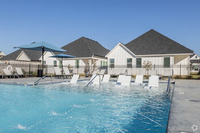 Piscina climatizada estilo resort - Legacy Farms