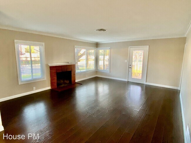 Building Photo - 4 br, 2 bath House - 1019 E Avalon Ave