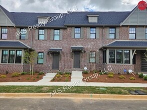 Building Photo - 1206 Windsor Sq