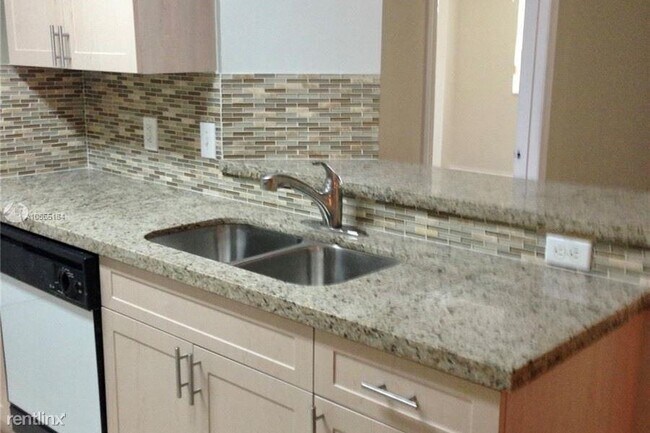 Foto del edificio - 470 S Park Rd