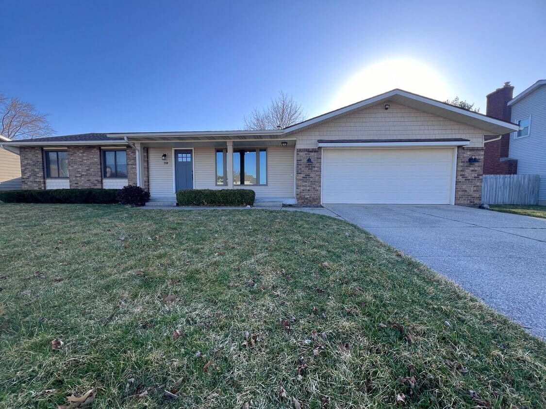 7338 Harmon Ln, Georgetown Township, MI 49428 - House Rental in