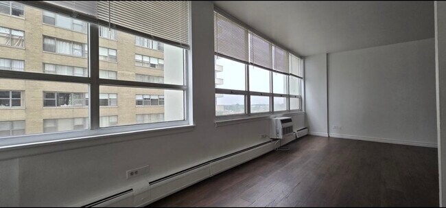 Foto del edificio - 6171 N Sheridan Rd