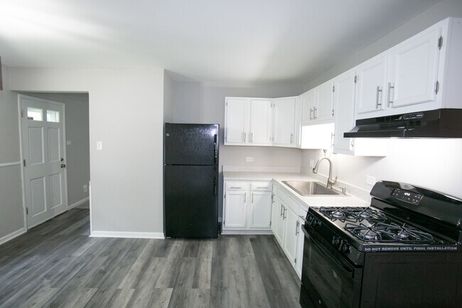 Building Photo - 4707 Lee Ct