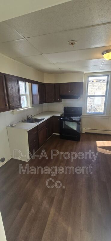 Foto del edificio - 154 Garibaldi Ave