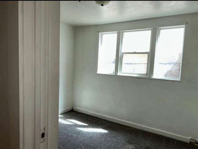 Building Photo - 443 E 300 N