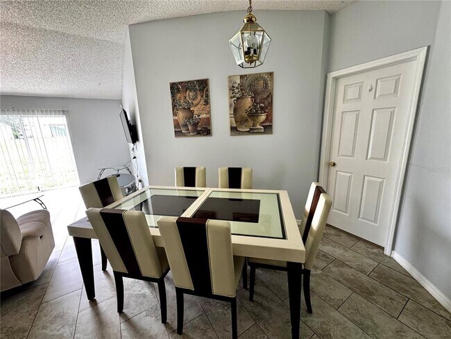 Foto del edificio - 11738 Lynmoor Dr