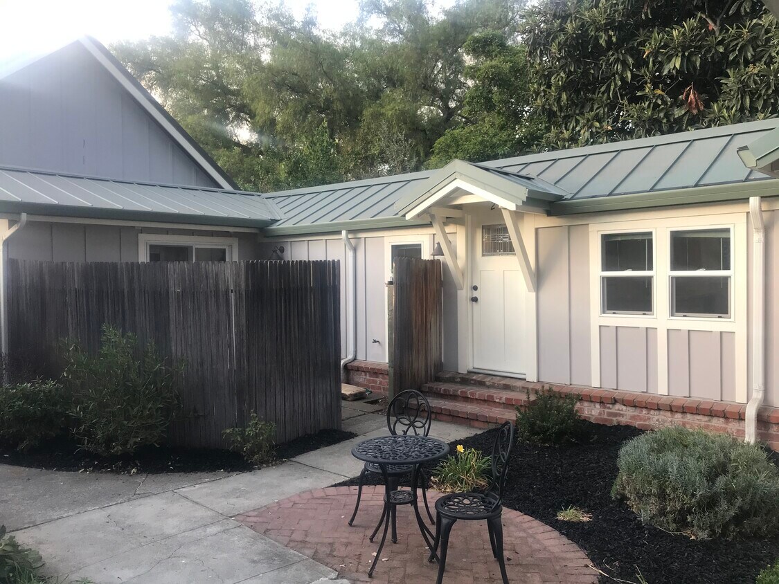 Front Entrance and Private Patio - 206 Bella Vista Ave