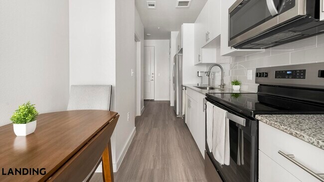 Foto del edificio - 6311 S 1st St