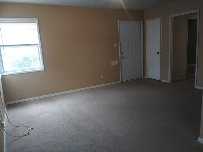 Building Photo - 2718 Duncan Dr
