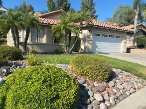 Building Photo - 2033 Larkspur Dr