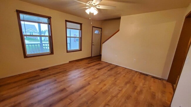 Living room - 2425 Parkfield Dr