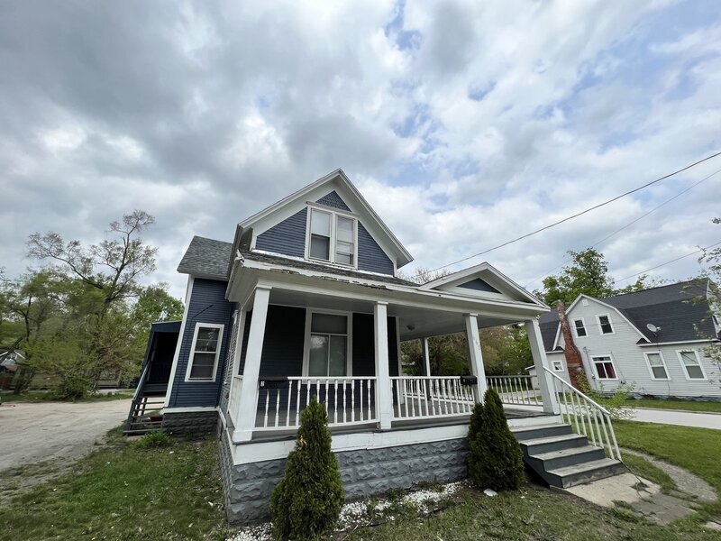 Primary Photo - 668 Amity Ave