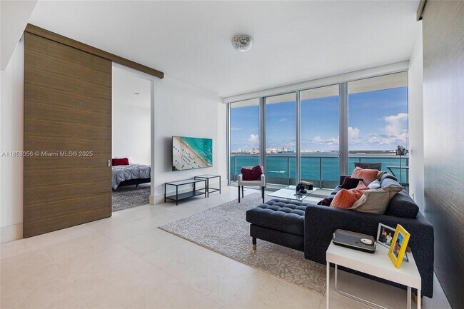Foto del edificio - 1331 Brickell Bay Dr