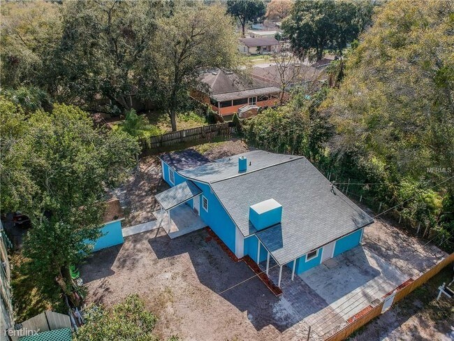 Building Photo - 3 br, 2 bath House - 813 E 128th Ave