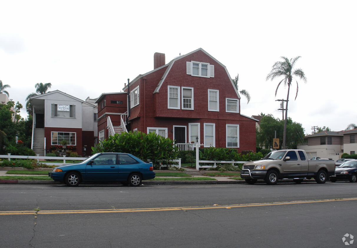 Building Photo - The Farm House