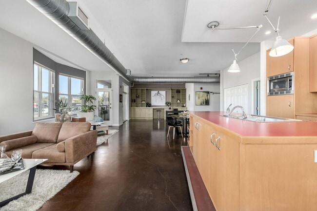 Photo - One bedroom, two bath corner unit in Baker with two balconies Apartment