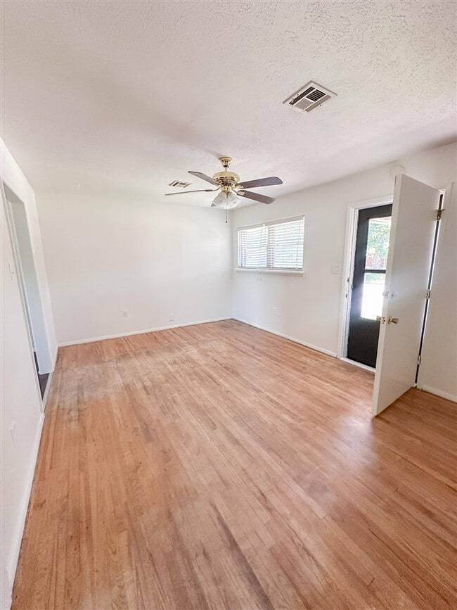 Building Photo - 406 NW 56th St