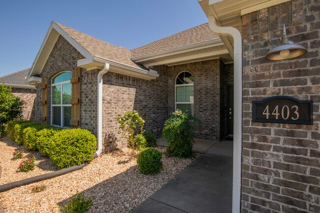Foto del edificio - 4403 SW Cornerstone Rd